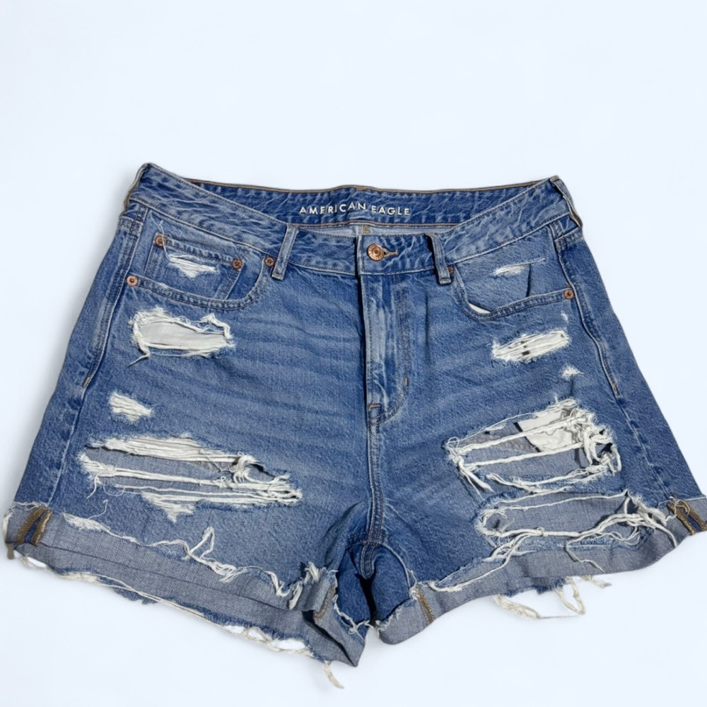 American Eagle Womens Tomgirl Short Blue Denim Shorts‎ Distressed Ripped size 10